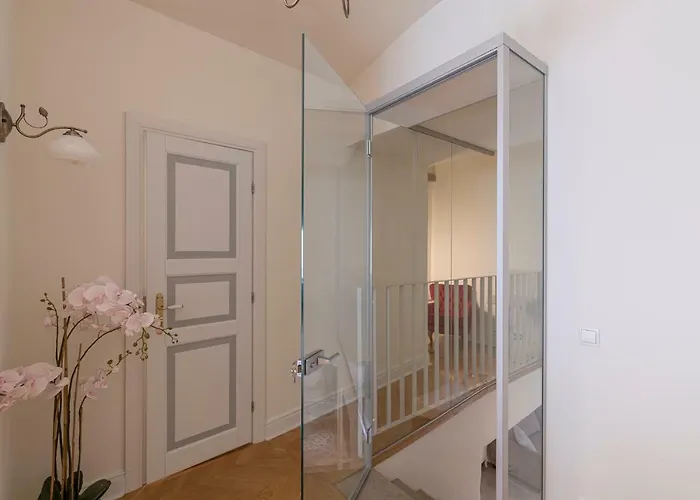 Housing 2 Bdr 2 Bathroom With Sauna At Carl Engel Luxury House