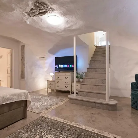 Housing 2 Bdr 2 Bathroom With Sauna At Carl Engel Luxury House Tallinn